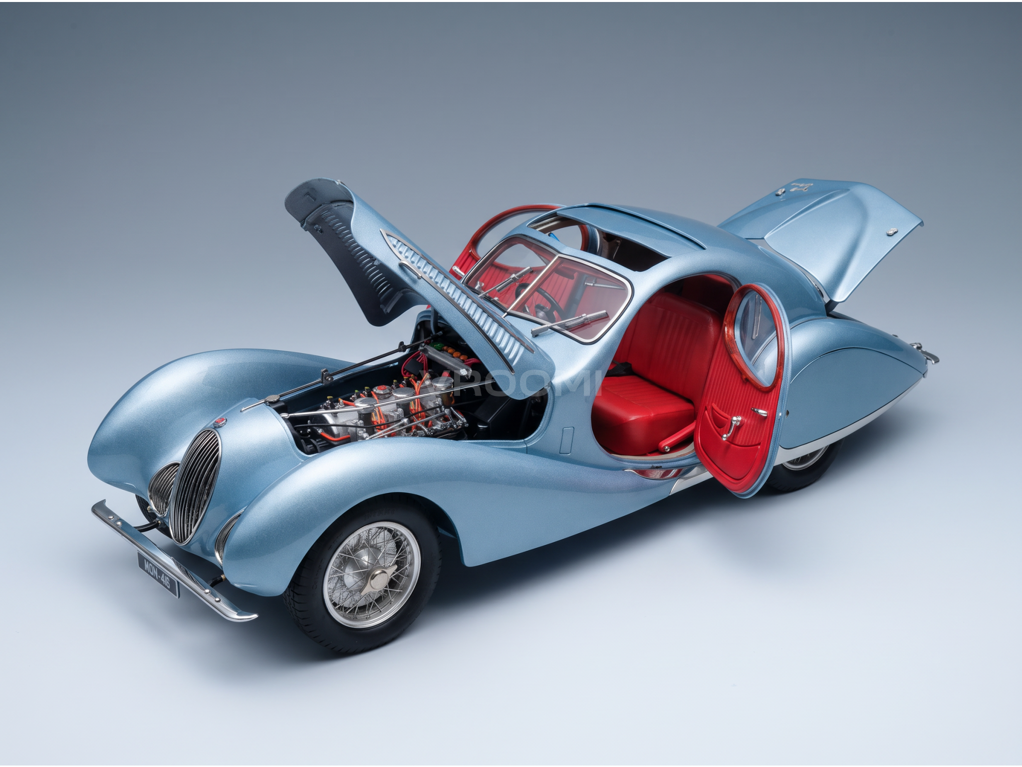 Talbot Lago T150 Coupé C-SS Teardrop Figoni & Falaschi 1937 Light Blue Metallic CMC 1:18 scale model - image 2