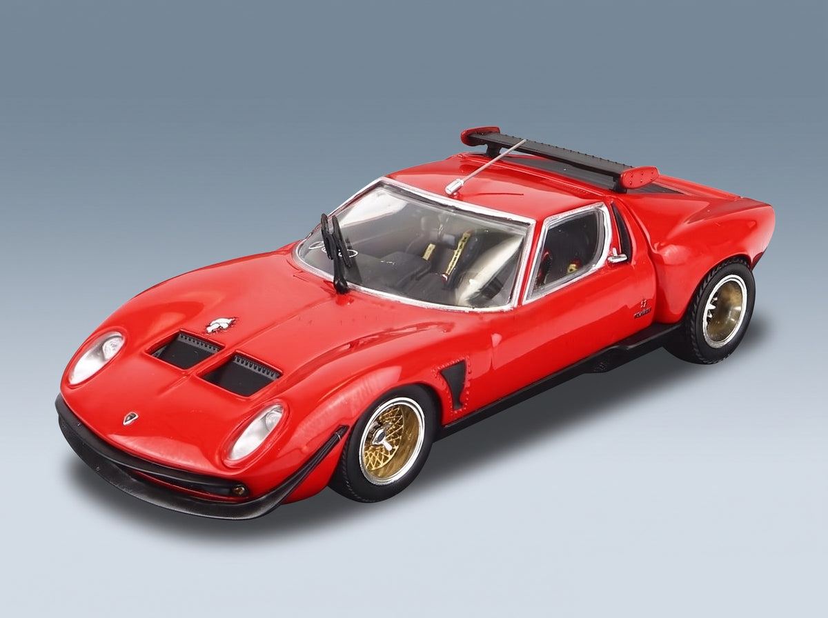 Lamborghini Miura SVR 1970 Red Kyosho 1:43 scale model - front three-quarter view
