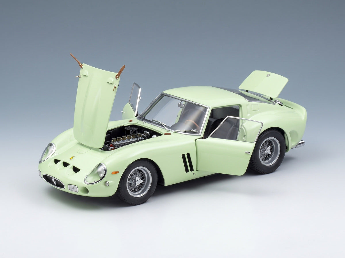 Ferrari 250 GTO UDT-Laystall No. 15 Innes Ireland Winner Tourist Trophy Goodwood 1962 Kyosho 1:18 scale model - opening parts