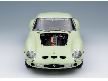 Ferrari 250 GTO UDT-Laystall No. 20 Innes Ireland Masten Gregory 24h Le Mans 1962 1:18 scale model - engine bay