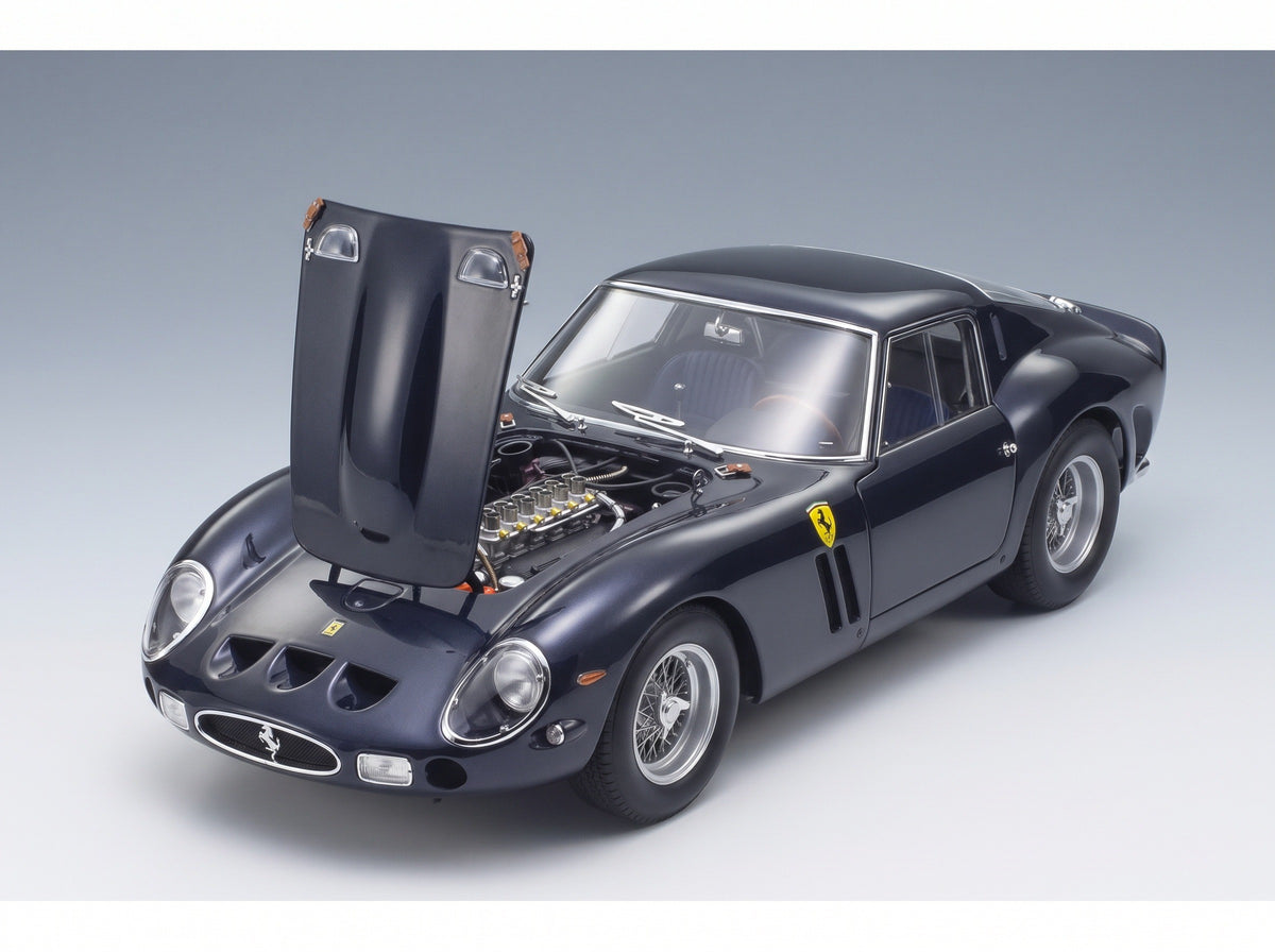 Ferrari 250 GTO Dark Blue 1962 Kyosho 1:18 scale model - engine bay