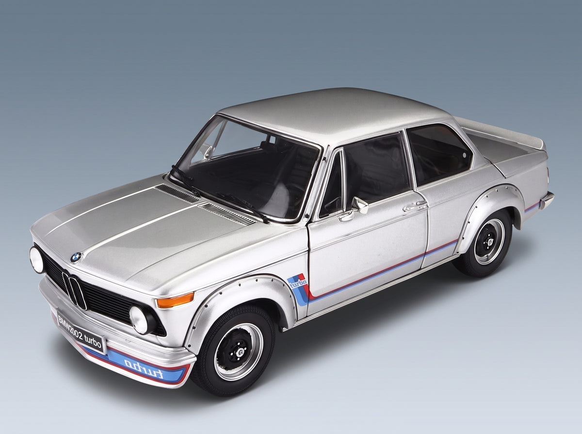 BMW 2002 Turbo 1974 Silver Kyosho 1:18 scale model - front three-quarter view