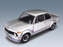 BMW 2002 Turbo 1974 Silver Kyosho 1:18 scale model - front three-quarter view