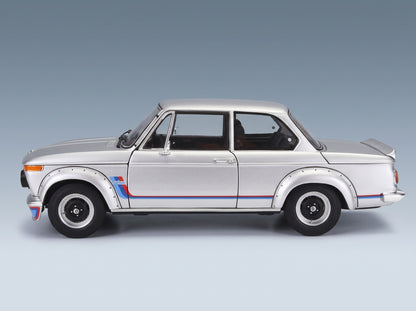 BMW 2002 Turbo 1974 Silver Kyosho 1:18 scale model - side view