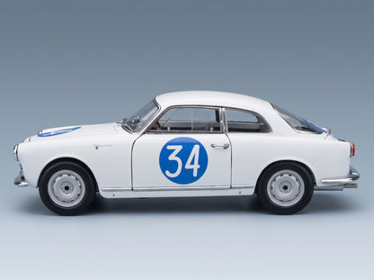 Alfa Romeo Giulietta SV Sprint Veloce No. 34 Targa Florio 1960 White Kyosho 1:18 scale model - side view