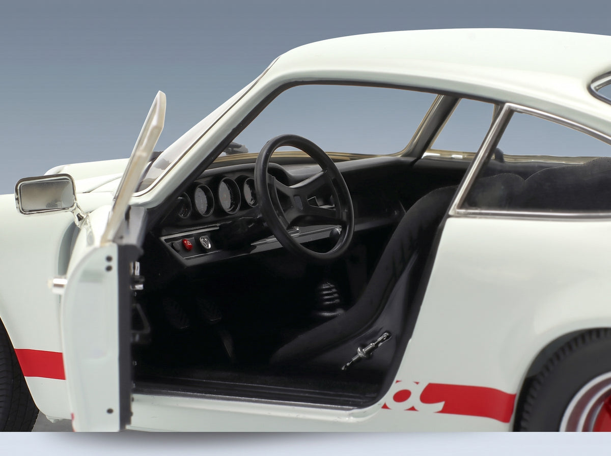 Porsche 911 2.7 Carrera RS Coupé 1972 White Red Minichamps 1:18 scale model - interior