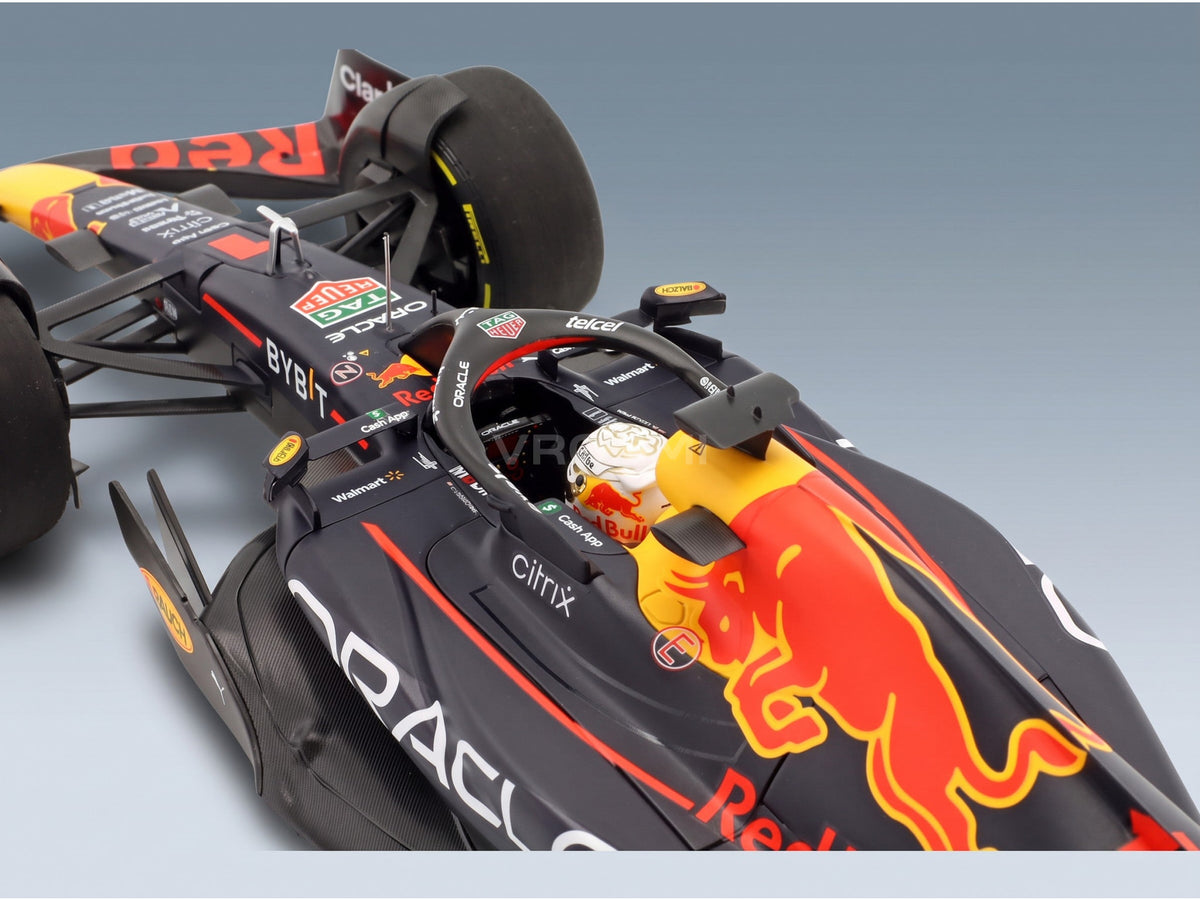 Red Bull RB18 Oracle Red Bull Racing No. 1 Max Verstappen Winner Saudi Arabia GP World Champion 2022 Minichamps 1:18 scale model - cockpit