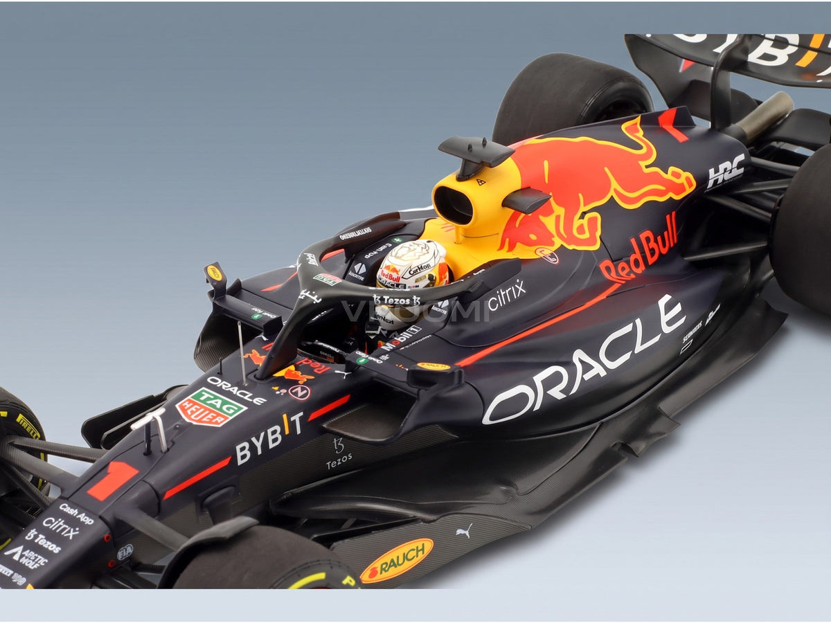 Red Bull RB18 Oracle Red Bull Racing No. 1 Max Verstappen Winner Saudi Arabia GP World Champion 2022 Minichamps 1:18 scale model - cockpit, side view
