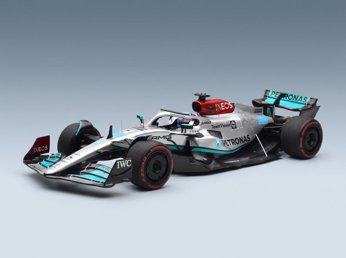 Mercedes F1 W13E Team Mercedes-AMG Petronas F1 No. 63 George Russell Winner Brazilian GP 2022 Minichamps 1:18 scale model - front three-quarter view