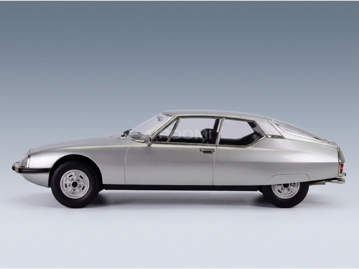 Citroën SM Maserati 1972 Grey Metallic Norev 1:12 scale model - side view