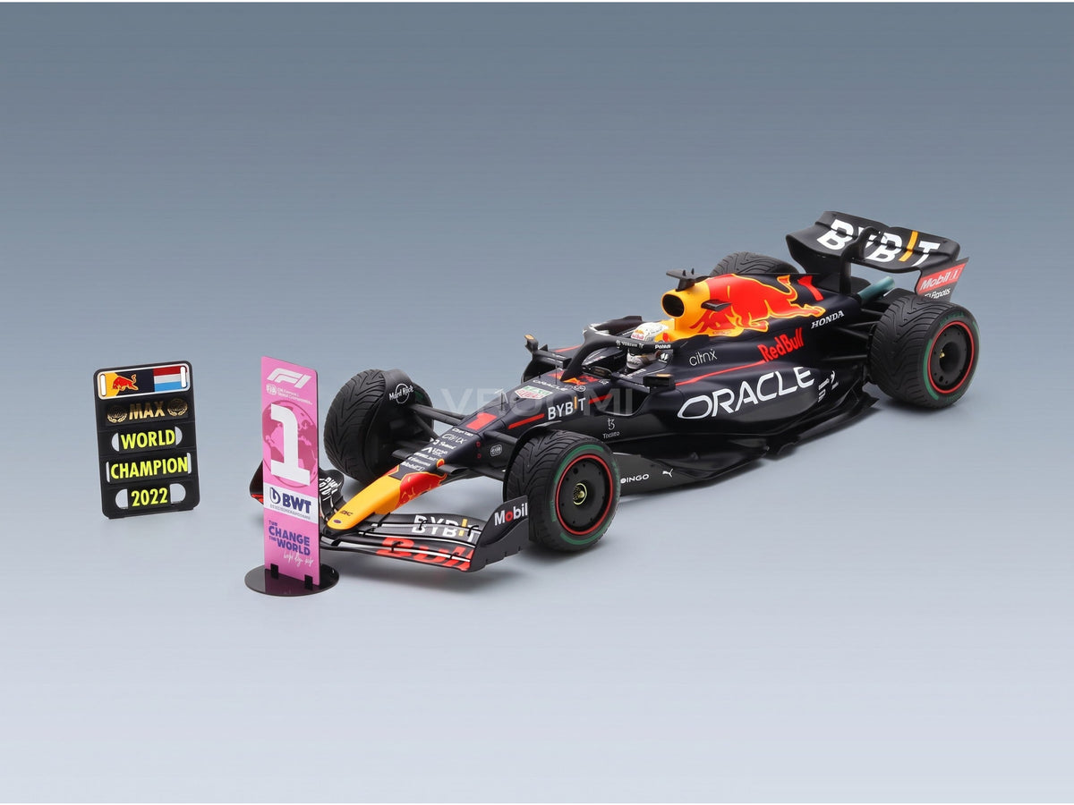 Red Bull RB18 Oracle Red Bull Racing No. 1 Max Verstappen World Champion Winner Japan GP with Pit Board 2022 Spark Model 1:12 scale model - front three-quarter view