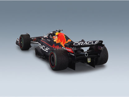 Red Bull RB18 Oracle Red Bull Racing No. 1 Max Verstappen World Champion Winner Japan GP with Pit Board 2022 Spark Model 1:12 scale model - rear three-quarter view