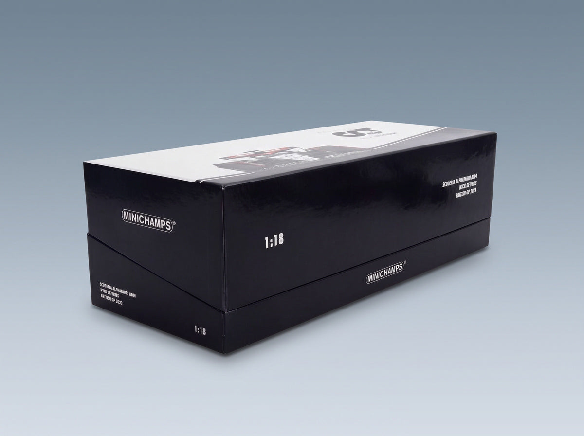 AlphaTauri AT04 Team AlphaTauri No. 21 Nyck De Vries Silverstone British GP 2023 Minichamps 1:18 scale model - original packaging