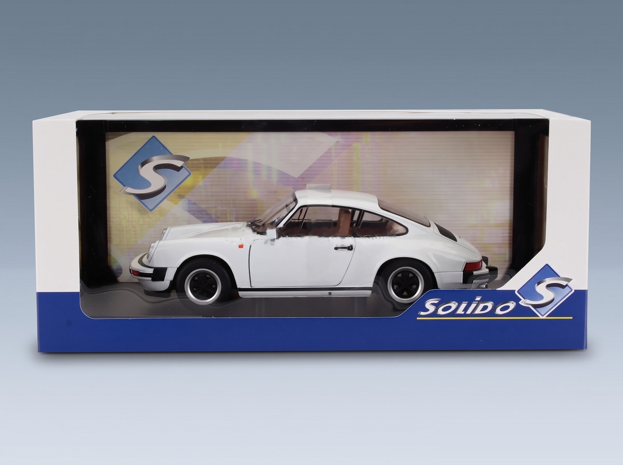 Porsche 911 930 3.0L SC Coupé 1974 White Solido 1:18 scale model - original packaging
