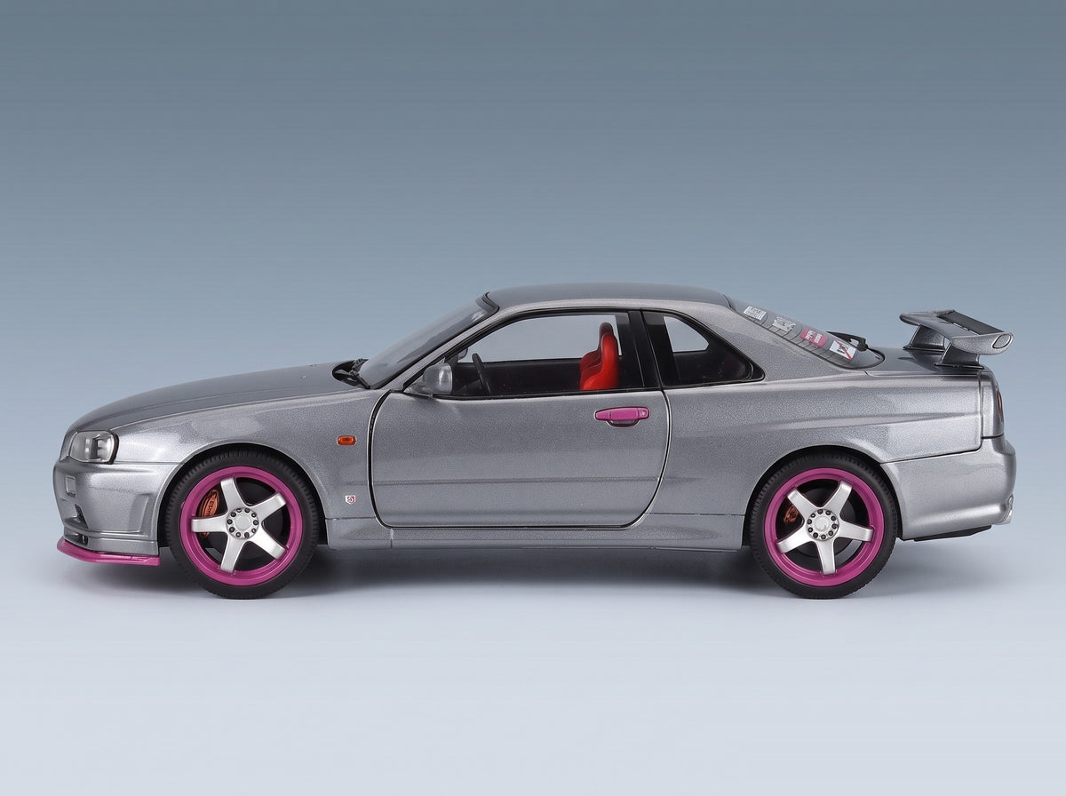 Nissan Skyline GT-R BNR34 Coupé 1999 Grey Solido 1:18 scale model - side view