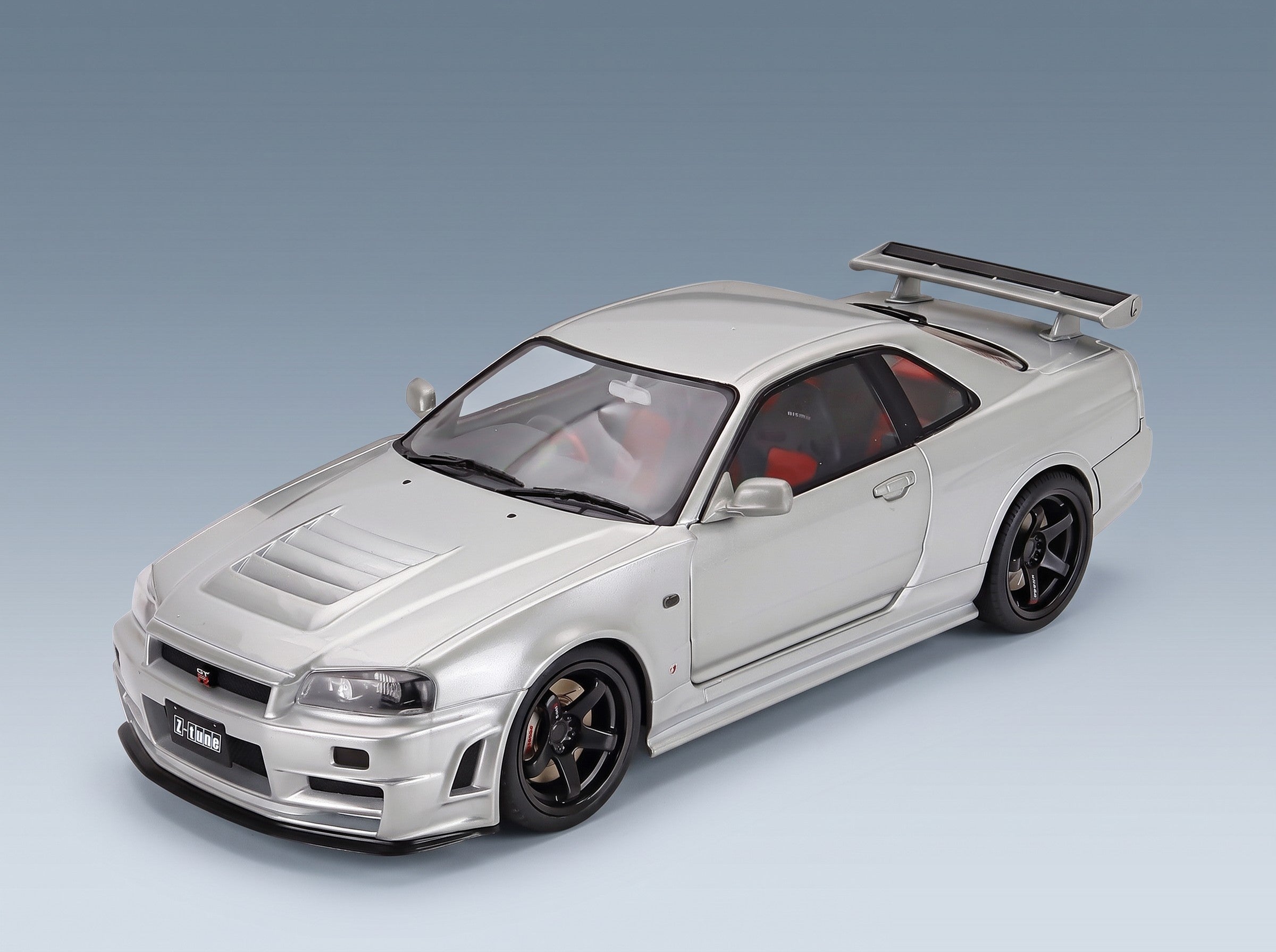 Nissan Skyline GT-R R34 Z-Tune 1999 Silver Solido 1:18 scale model - front three-quarter view