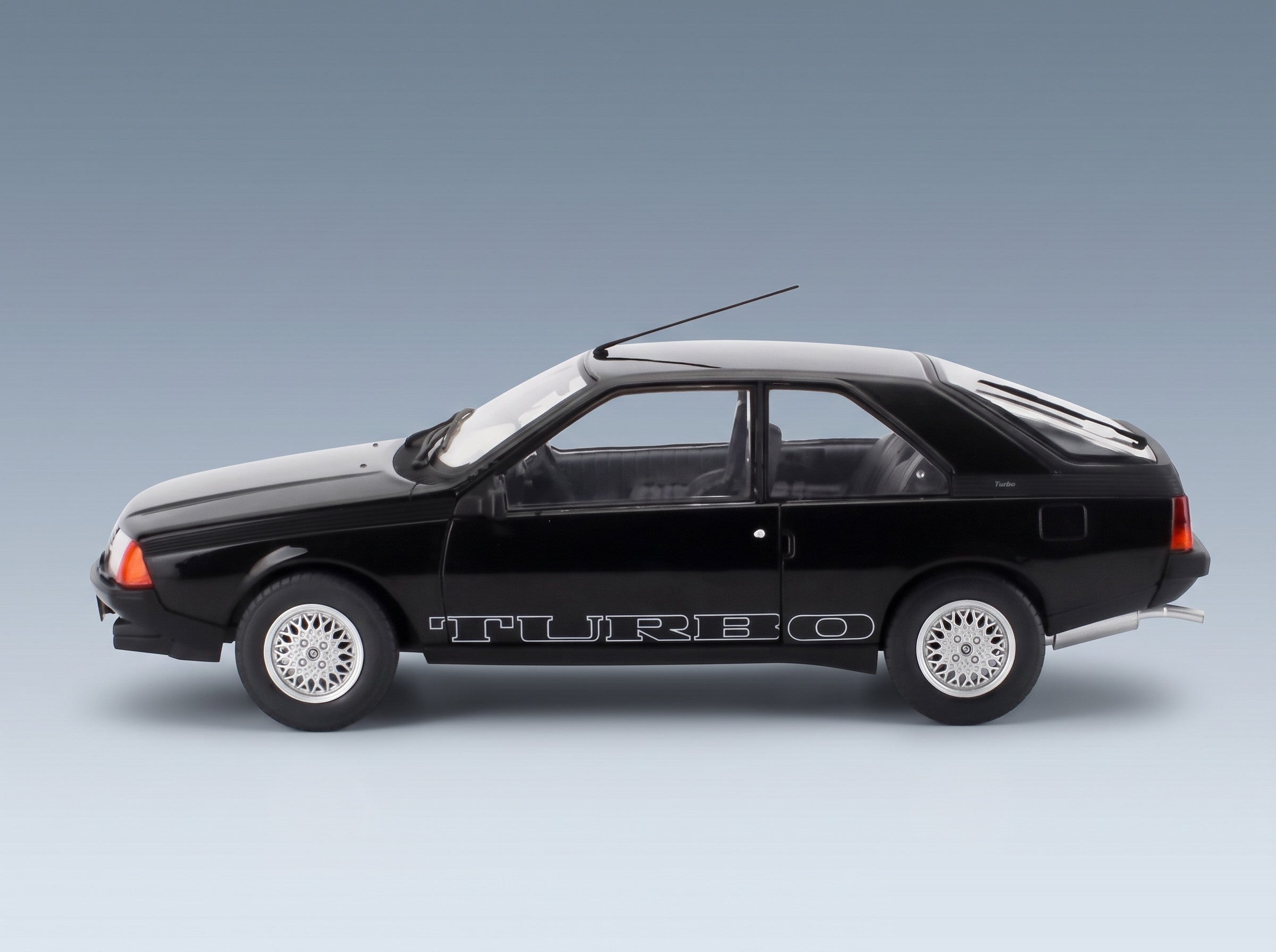 Renault Fuego Turbo Coupé 1980 Black Solido 1:18 scale model - side view