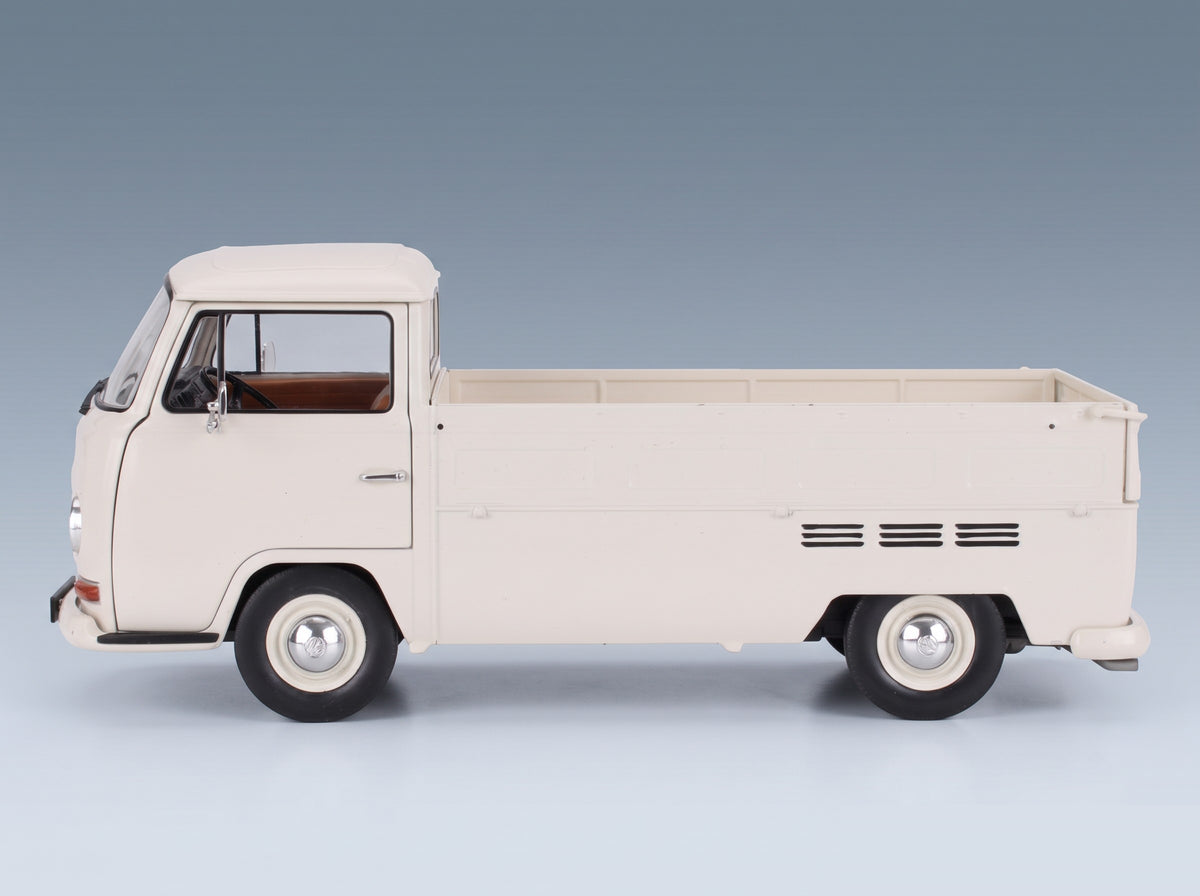 Volkswagen T2 Pick-Up 1968 White Solido 1:18 scale model - side view