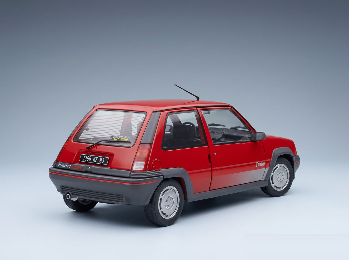 Renault R5 GT Turbo MkI 1985 Red Solido 1:18 scale model - rear three-quarter view