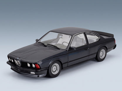 BMW 6 Series 635 CSi (E24) Coupé 1984 Macau Blue Solido 1:18 - front three-quarter view