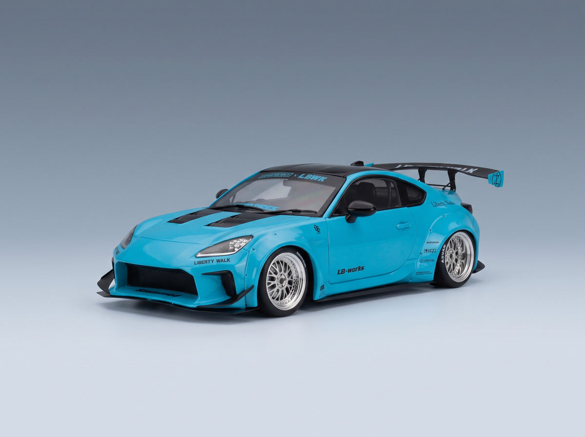Toyota GR86 LBWK Body Kit Coupé 2024 Baby Blue Solido 1:18 scale model - front three-quarter view