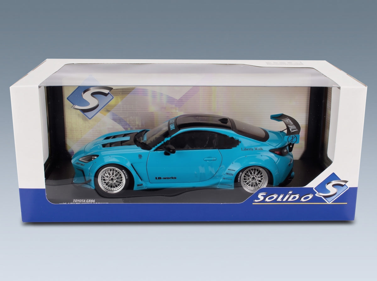Toyota GR86 LBWK Body Kit Coupé 2024 Baby Blue Solido 1:18 scale model - original packaging