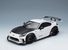 Toyota GR86 LBWK Body Kit Coupé 2024 White Pearl Black Solido 1:18 scale model - front three-quarter view