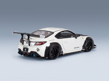 Toyota GR86 LBWK Body Kit Coupé 2024 White Pearl Black Solido 1:18 scale model - rear three-quarter view
