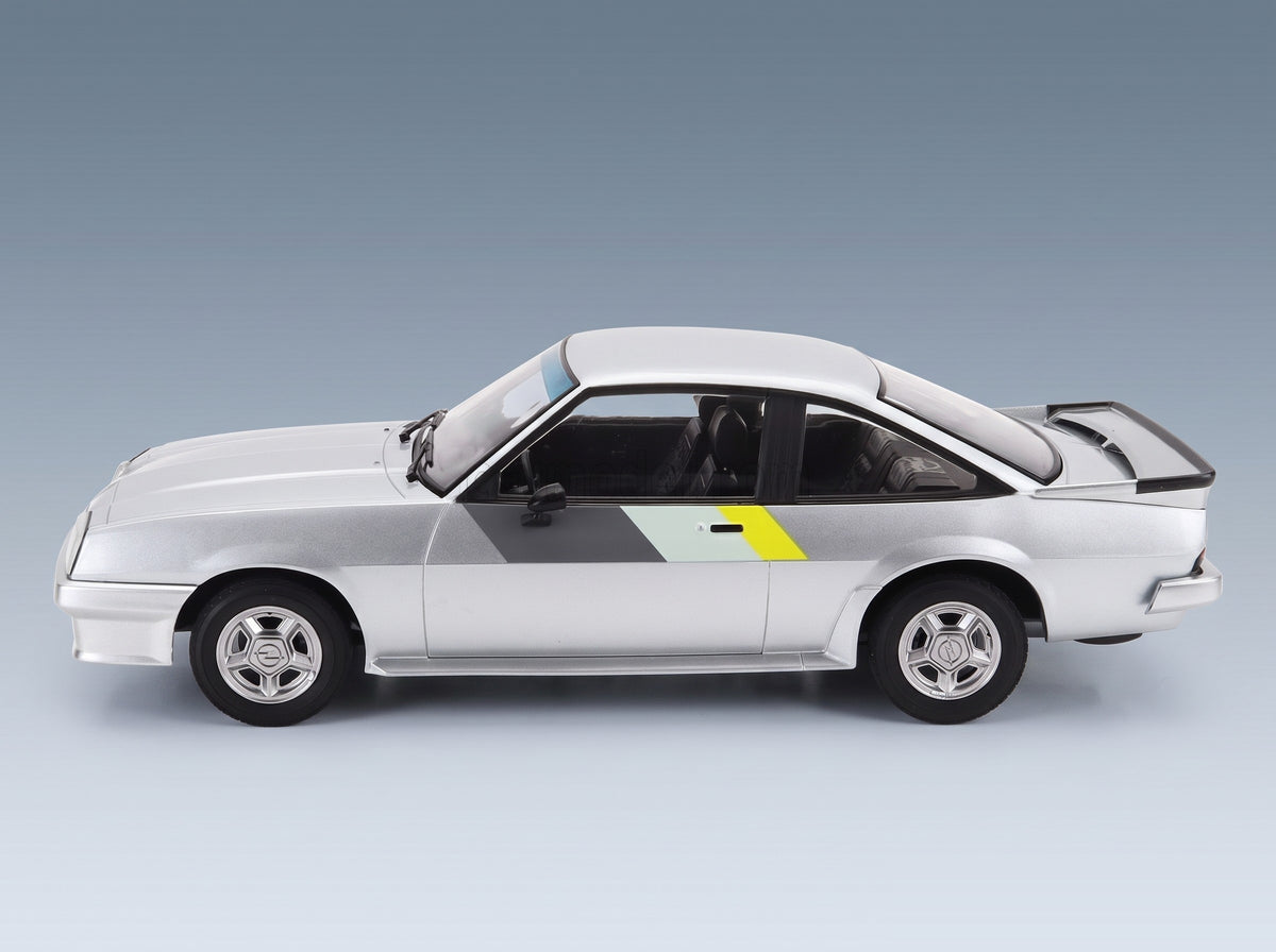 Opel Manta B i240 1985 Silver Norev 1:18 scale model - side view