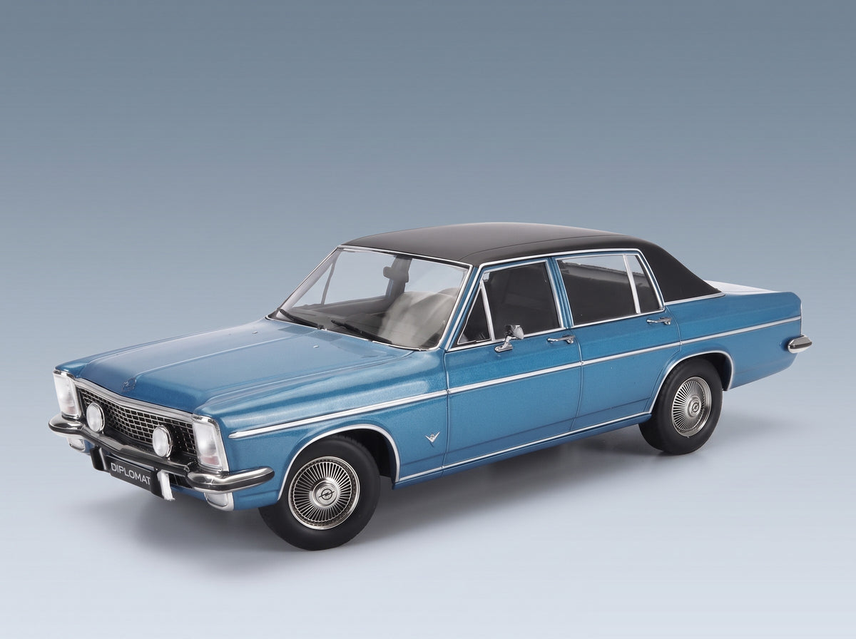 Opel Diplomat V8 1969 Blue Black Norev 1:18 scale model - front three-quarter view