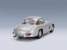 Mercedes-Benz 300 SL Coupé Gullwing W198 1954 Silver Norev 1:18 - rear three-quarter view