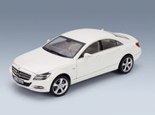 Mercedes-Benz CLS-Class Coupé 2011 Brilliant White Metallic Norev 1:18 - front three-quarter view