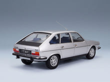 Renault R30 TX 1979 Silver Norev 1:18 scale model - rear three-quarter view