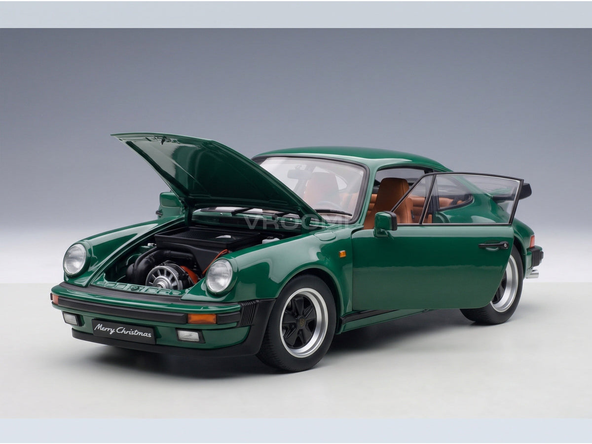Porsche 911 930 3.3 Turbo Coupé 1980 Christmas Edition Green Norev 1:18 scale model - engine bay
