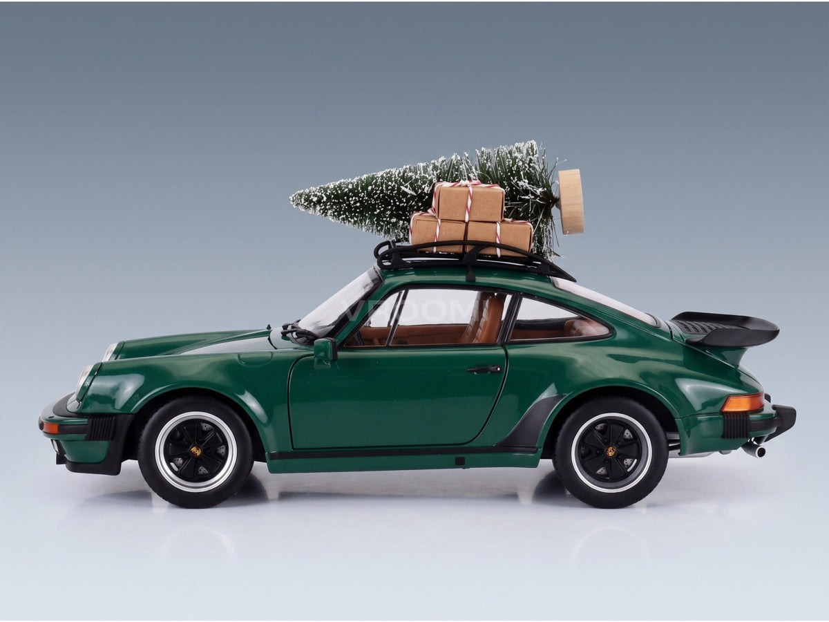 Porsche 911 930 3.3 Turbo Coupé 1980 Christmas Edition Green Norev 1:18 scale model - side view
