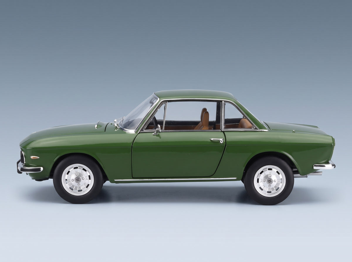 Lancia Fulvia 3 Series 1975 Green Norev 1:18 - side view