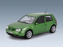 Volkswagen Golf IV GTI 1998 Green Norev 1:18 scale model - front three-quarter view