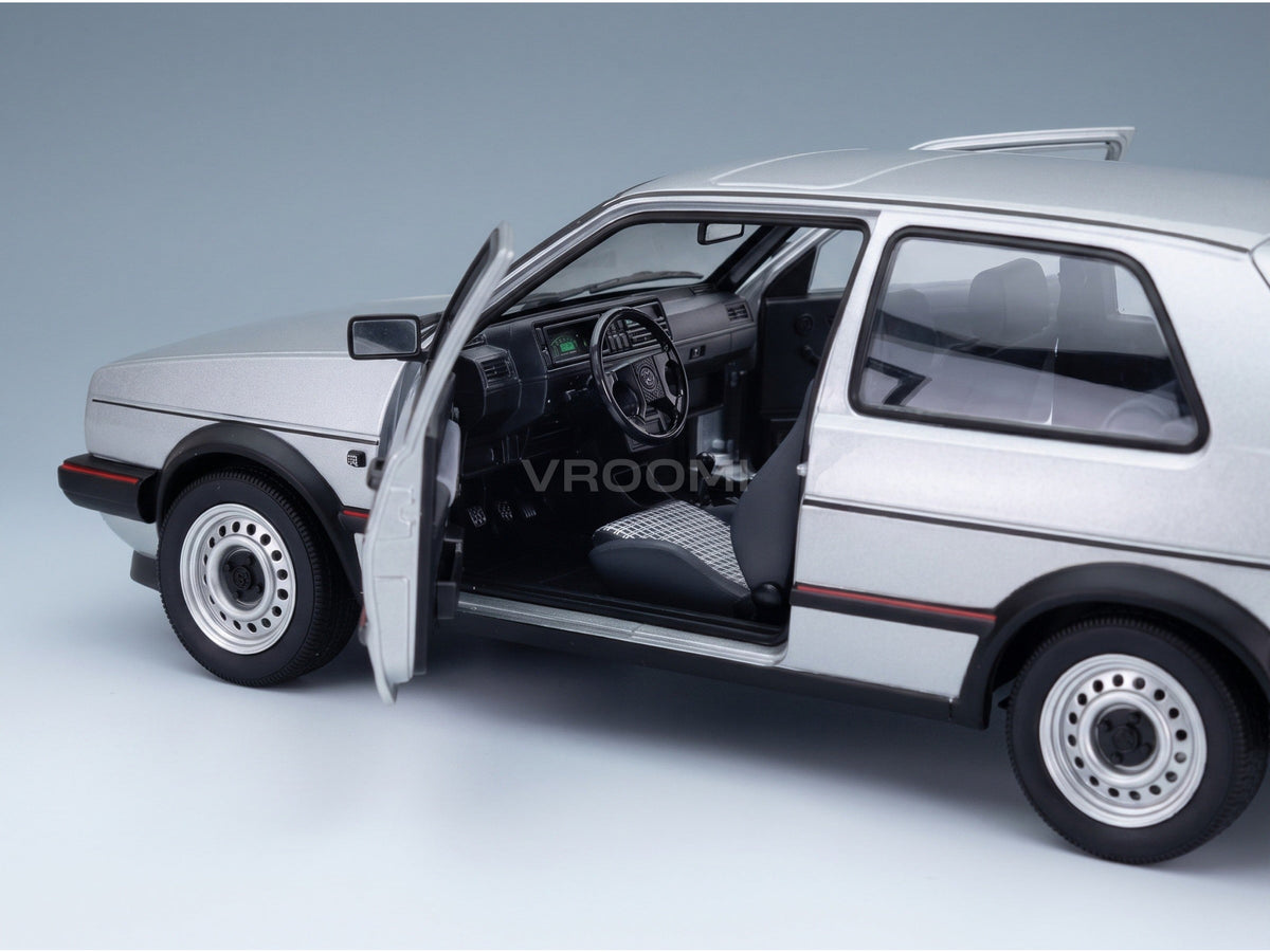 Volkswagen Golf II GTI 1989 Diamond Silver Norev 1:18 scale model - interior
