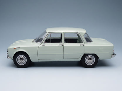 Alfa Romeo Giulia 1.6 Ti 1962 Acqua di Fonte Very Light Green Mitica 1:18 scale model - side view