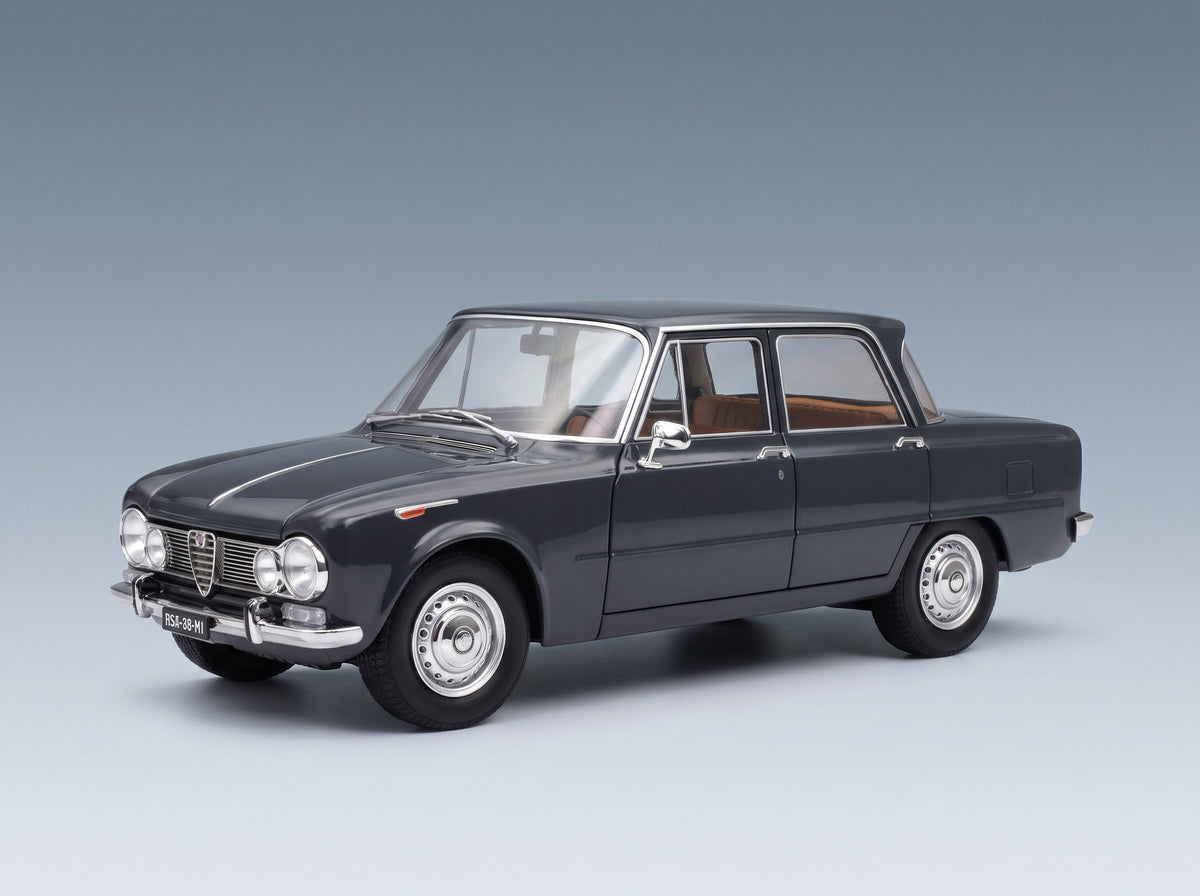 Alfa Romeo Giulia 1.6 Ti 1962 Grigio Grafite Mitica 1:18 scale model - front three-quarter view