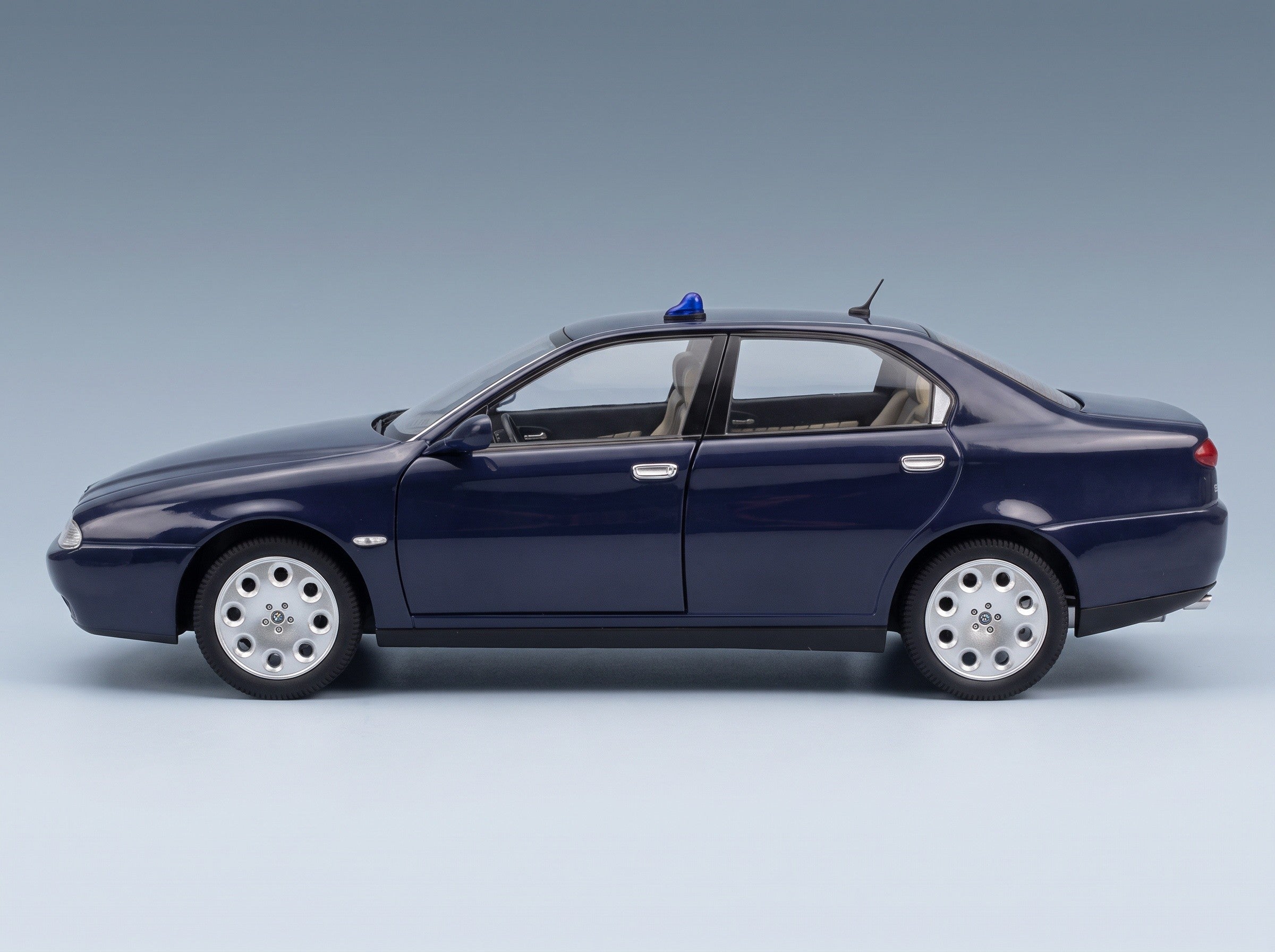 Alfa Romeo 166 2.0 Twin Spark Carabinieri GDF Civile Decals 1998 Blue Mitica 1:18 scale model - side view