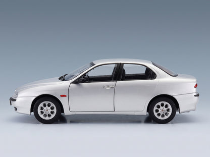 Alfa Romeo 156 2.0 Twin Spark 1997 Silver Mitica 1:18 scale model - side view