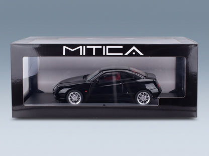 Alfa Romeo GTV 3.0 V6 24V 1998 Nero 601 Mitica 1:18 scale model - original packaging