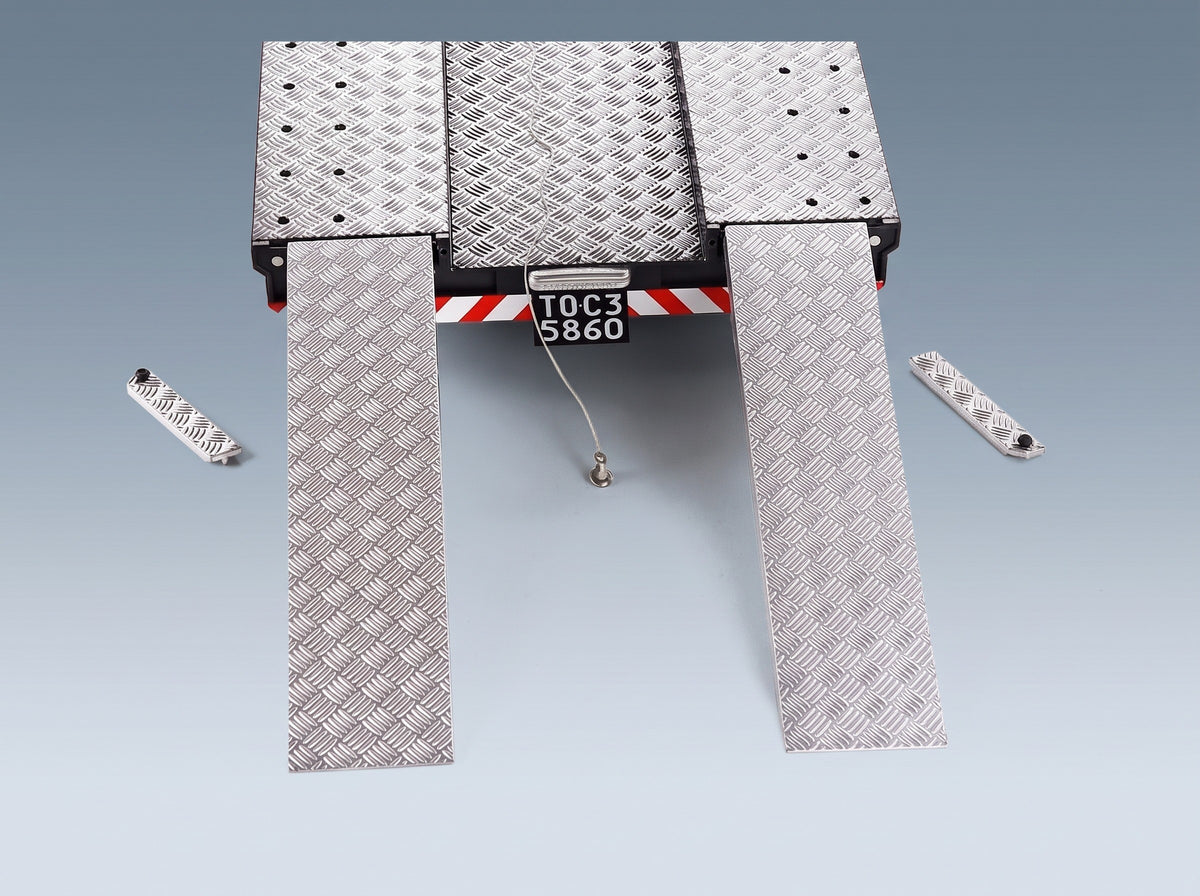 Alfa Romeo A12 (F12) Carro Attrezzi Prima Serie Assistenza Clienti 1967 Blue Mitica 1:18 scale model - loading ramps