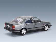 Lancia Thema Turbo i.e. 1S 1984 Grey Metallic Mitica 1:18 scale model - rear three-quarter view