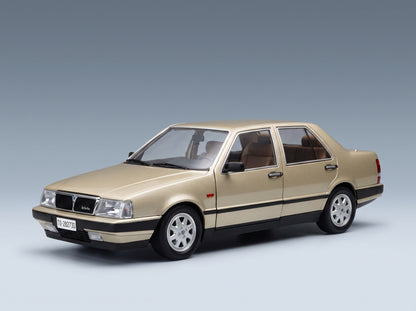 Lancia Thema Turbo i.e. 1S 1984 Platino Metallizzato Mitica 1:18 scale model - front three-quarter view
