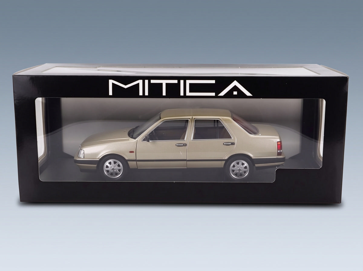 Lancia Thema Turbo i.e. 1S 1984 Platino Metallizzato Mitica 1:18 scale model - original packaging