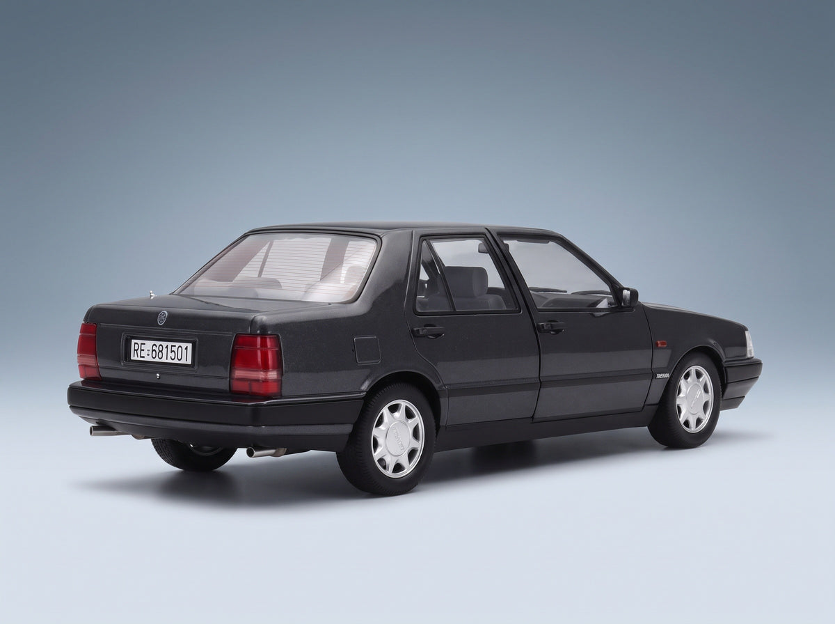 Lancia Thema Turbo 16V LX 2S 1991 Nero Metallescente 429 Mitica 1:18 scale model - rear three-quarter view