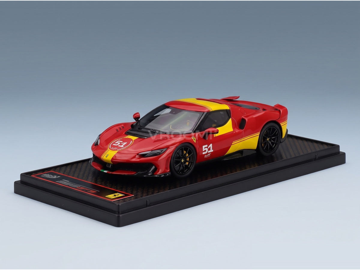 Ferrari 296 Speciale No. 51 Piloti Ferrari 499P 24h Le Mans Livery 2025 Rosso Scuderia Giallo Modena BBR Models 1:43 scale model - front three-quarter view on display base
