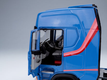 Scania S580 Highline 4x2 Tractor Unit 2023 Light Blue Solido 1:24 scale model - interior